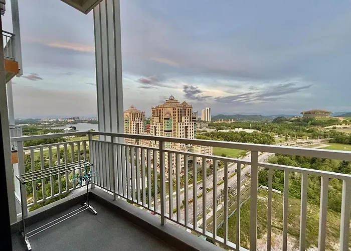 Homestay 20 -11 Antara Residence, Lake View Near Picc
